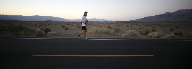 Cory Resse participates in the 2016 STYR Labs Badwater 135.
